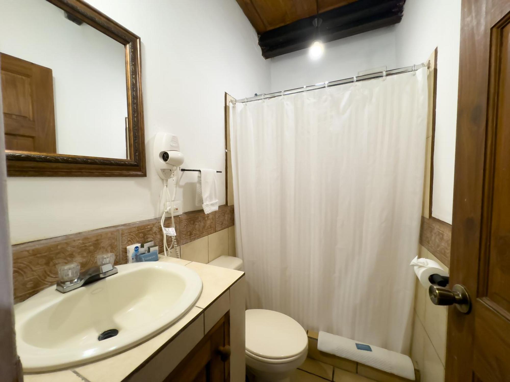 Hotel Cacique Real Antigua Cameră foto
